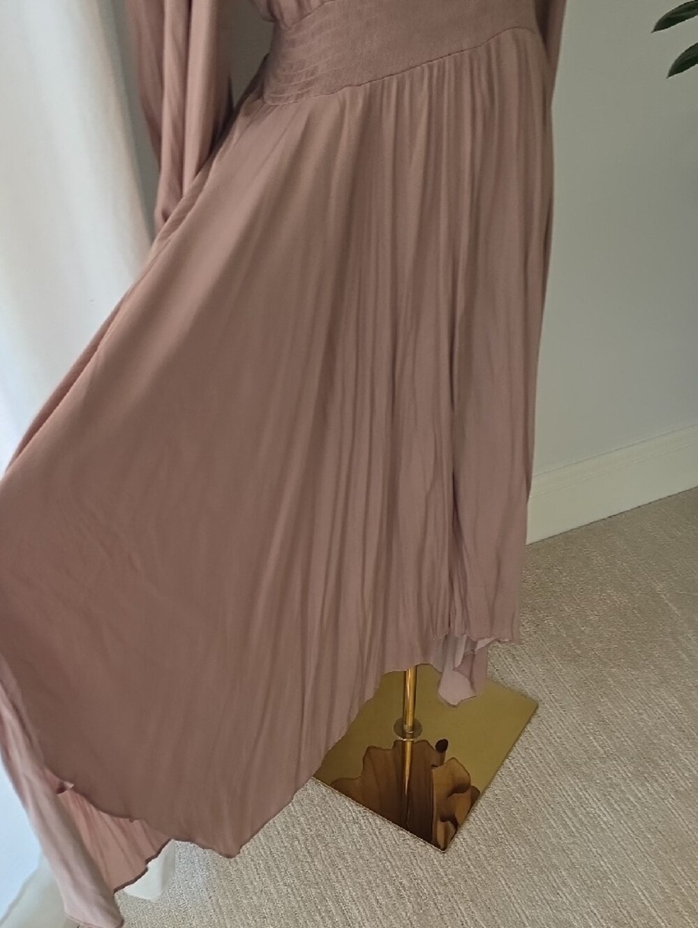 Flowing Long-Sleeve V-Neck Maxi Dress in Dusty Mauve - Picture 3 of 9